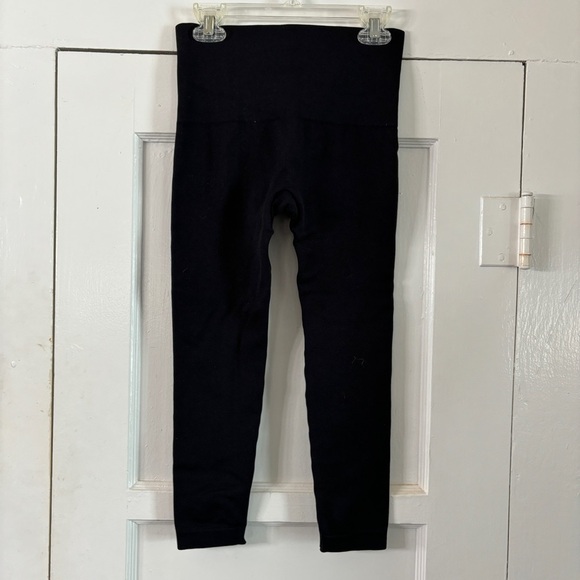 Spanx Slim is Built In Smooths Tummy Leggings - Picture 4 of 6